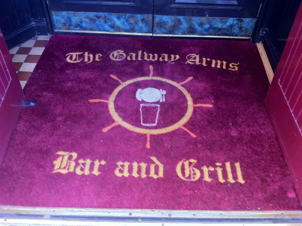Galway Arms Inn Exterior foto